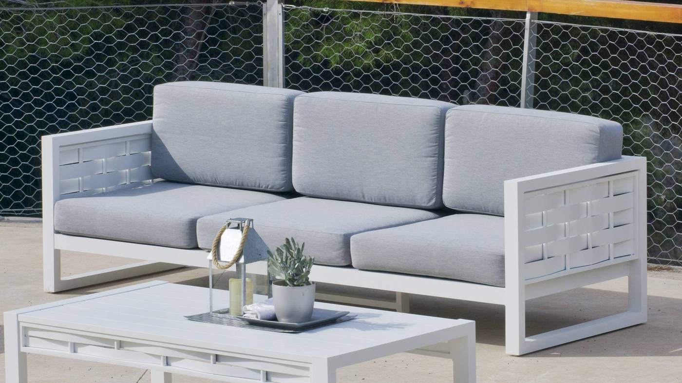 Set Aluminio Luxe Augusta-8 - Lujoso conjunto de aluminio luxe: 1 sofá de 3 plazas + 2 sillones + 1 mesa de centro + cojines. Estructura de color blanco, antracita o champagne.