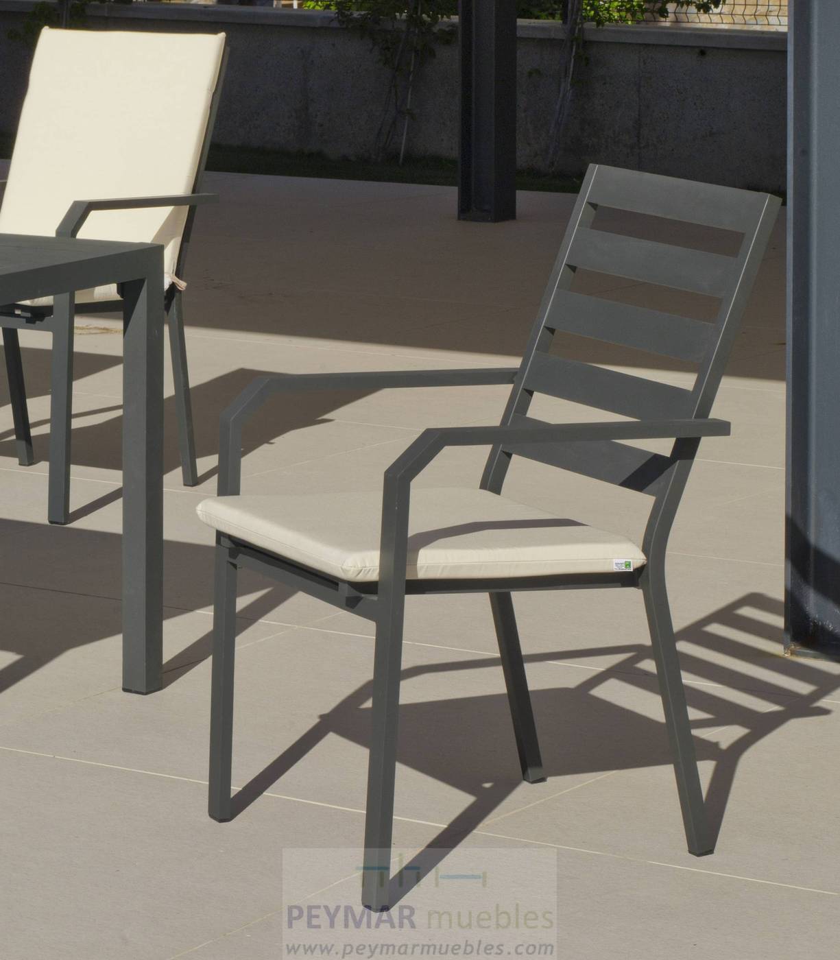 Set Aluminio Palma-Caravel 90-4 - Conjunto aluminio luxe: Mesa cuadrada 90 cm + 4 sillones. Disponible en color blanco, antracita, champagne, plata o marrón.