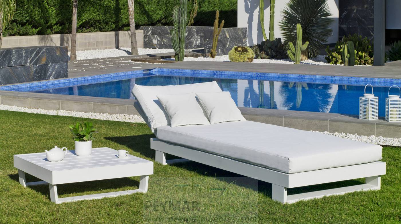 Set Chaiselongue Coloseo - Conjunto lujoso de aluminio: Chaiselonge/cama + sofá 3 plazas + 1 mesa de centro. Disponible en color blanco, antracita, champagne, plata o marrón.