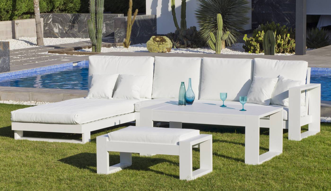 Conjunto lujoso de aluminio: Chaiselonge/cama + sofá 3 plazas + 1 mesa de centro + cojines. Disponible en color blanco,  antracita y champagne.