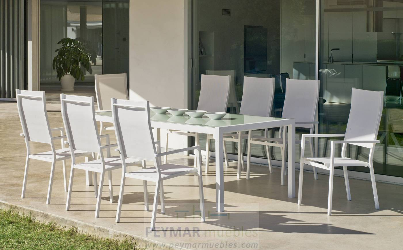 Conjunto aluminio para jardín: Mesa rectangular 210 cm + 8 sillones altos de textilen. Disponible en color blanco, plata y antracita.