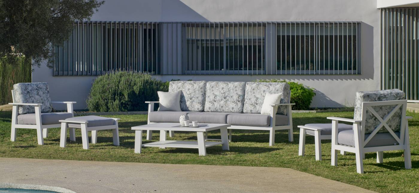 Lujoso conjunto de aluminio: 1 sofá de 3 plazas + 2 sillones + 1 mesa de centro + cojines. Estructura de color blanco, antracita o champagne.