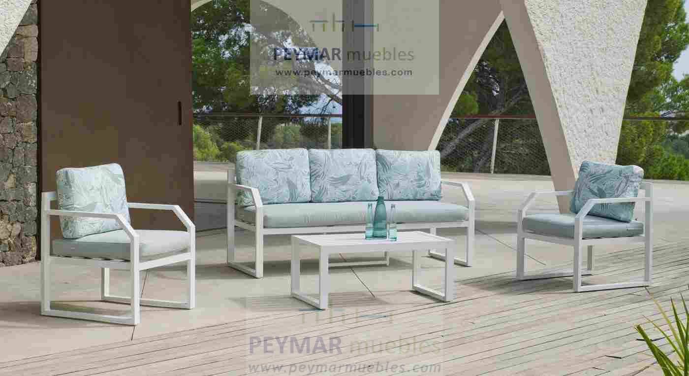 Conjunto aluminio luxe: 1 sofá de 3 plazas + 2 sillones + 1 mesa de centro + cojines. Disponible en color blanco, plata o antracita.