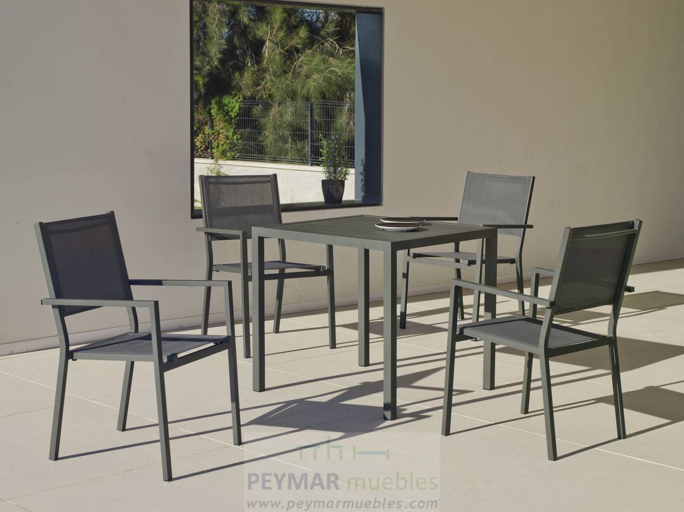 Set Aluminio Melea-Córcega 80-4 - Conjunto aluminio para jardín: Mesa cuadrada de 80 cm. + 4 sillones de aluminio y textilen. Disponible en color blanco, antracita, champagne, plata o marrón.