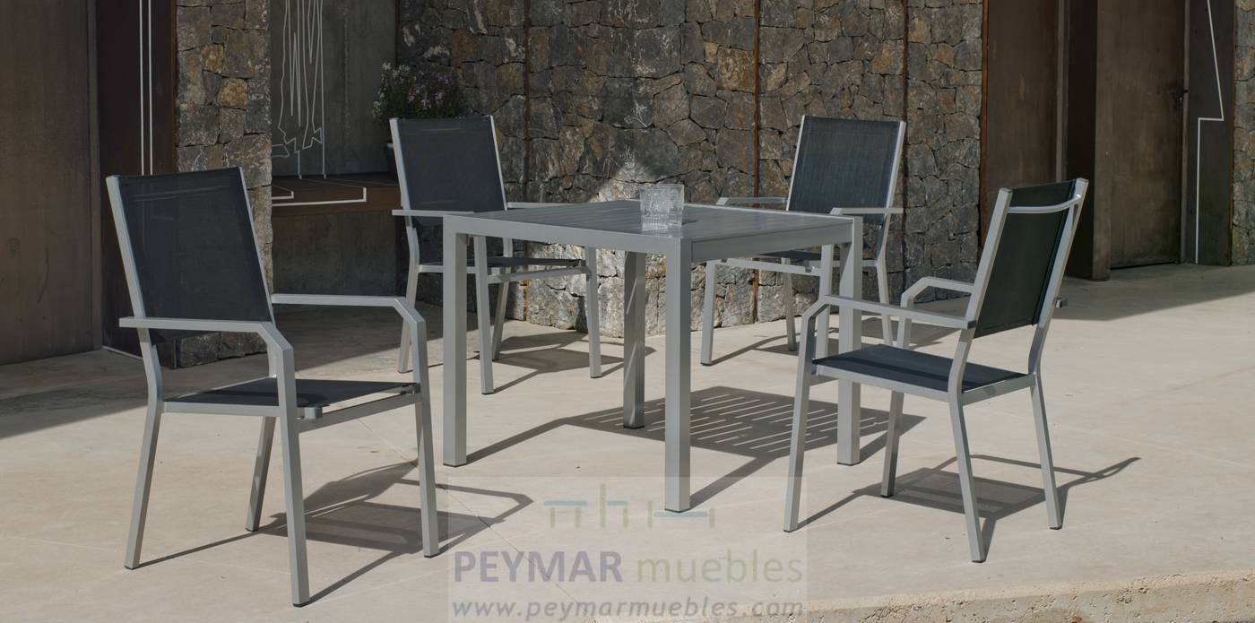 Set Aluminio Palma-Gema 90-4 - Conjunto aluminio luxe: Mesa cuadrada 90 cm + 4 sillones de textilen. Disponible en color blanco, antracita, champagne, plata o marrón.