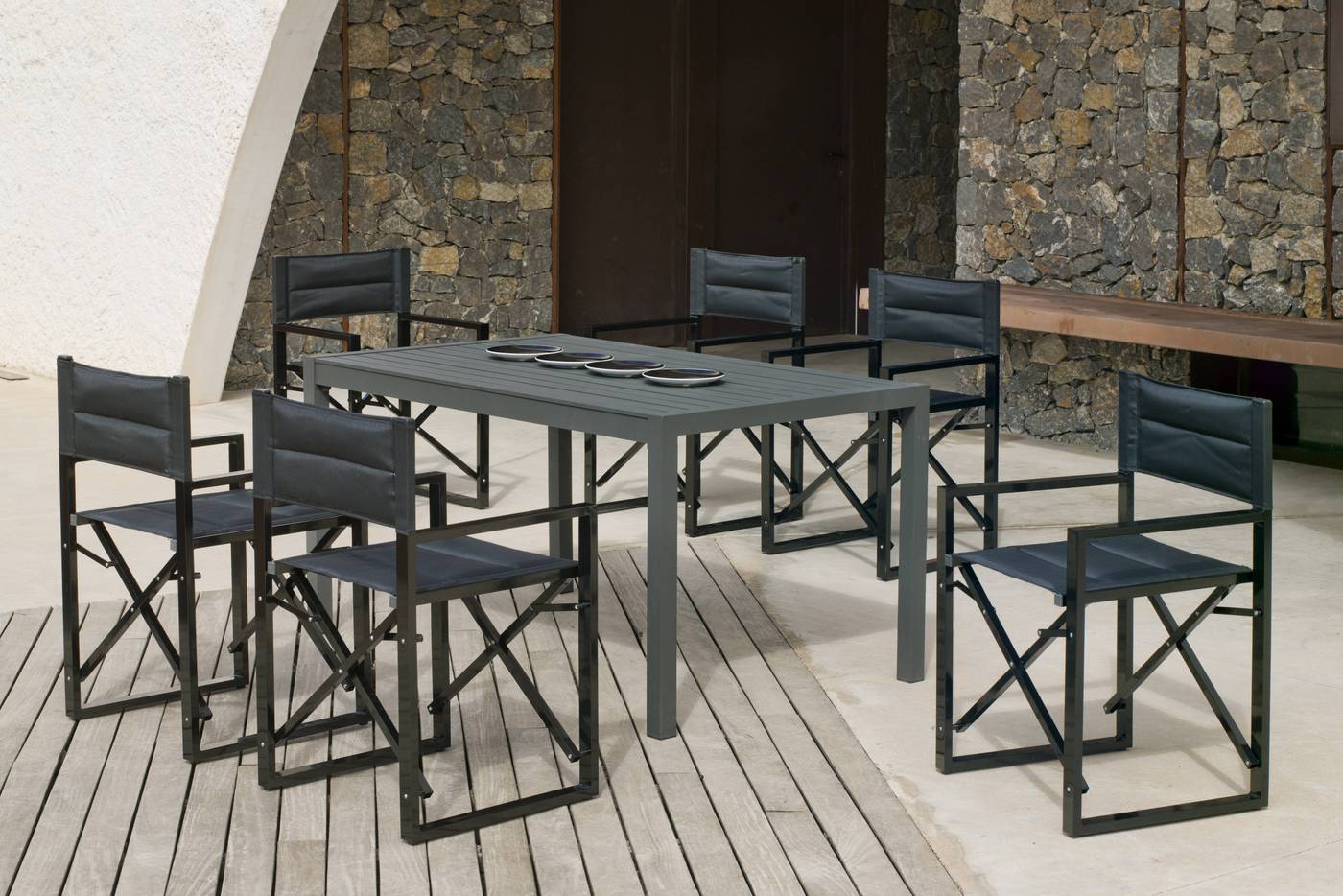 Conjunto aluminio luxe: Mesa rectangular 150 cm + 6 sillones plegables. Disponible en color blanco o antracita.