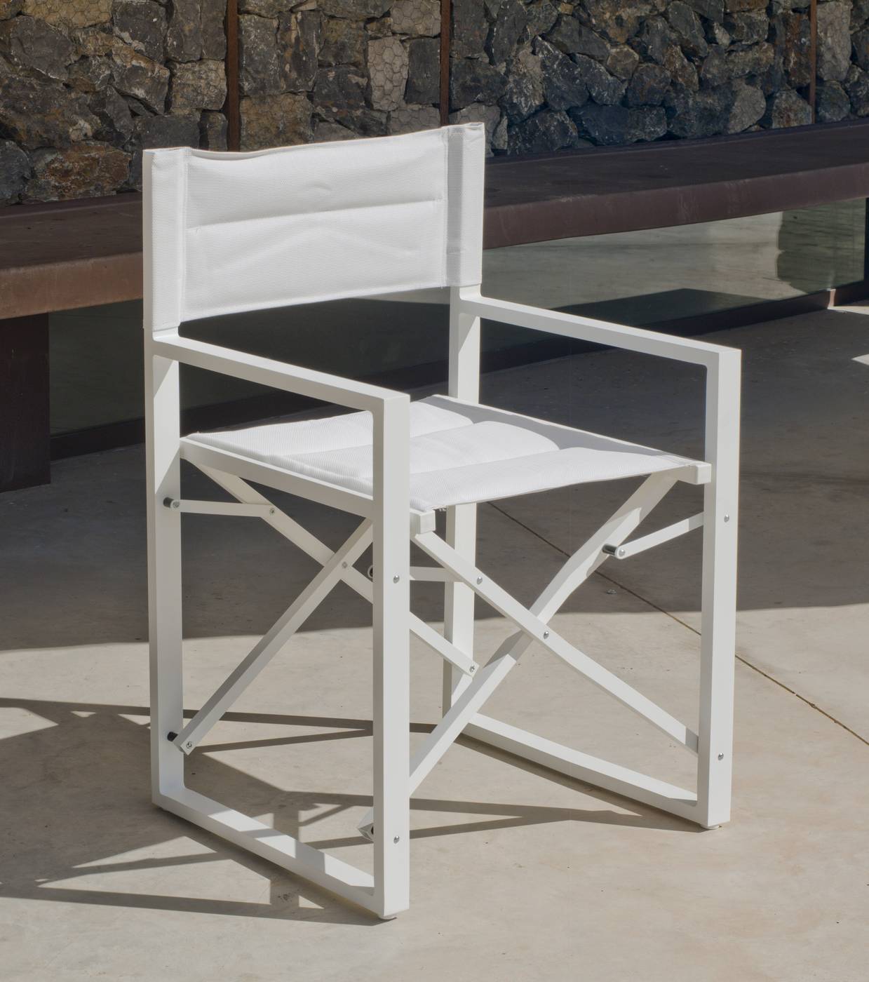 Sillón de director plegable, de color blanco o antracita, con asiento y respaldo acolchado de textilen
