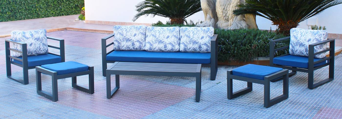 Conjunto aluminio: 1 sofá 3 plazas + 2 sillones + 1 mesa de centro + cojines. En color blanco o antracita.