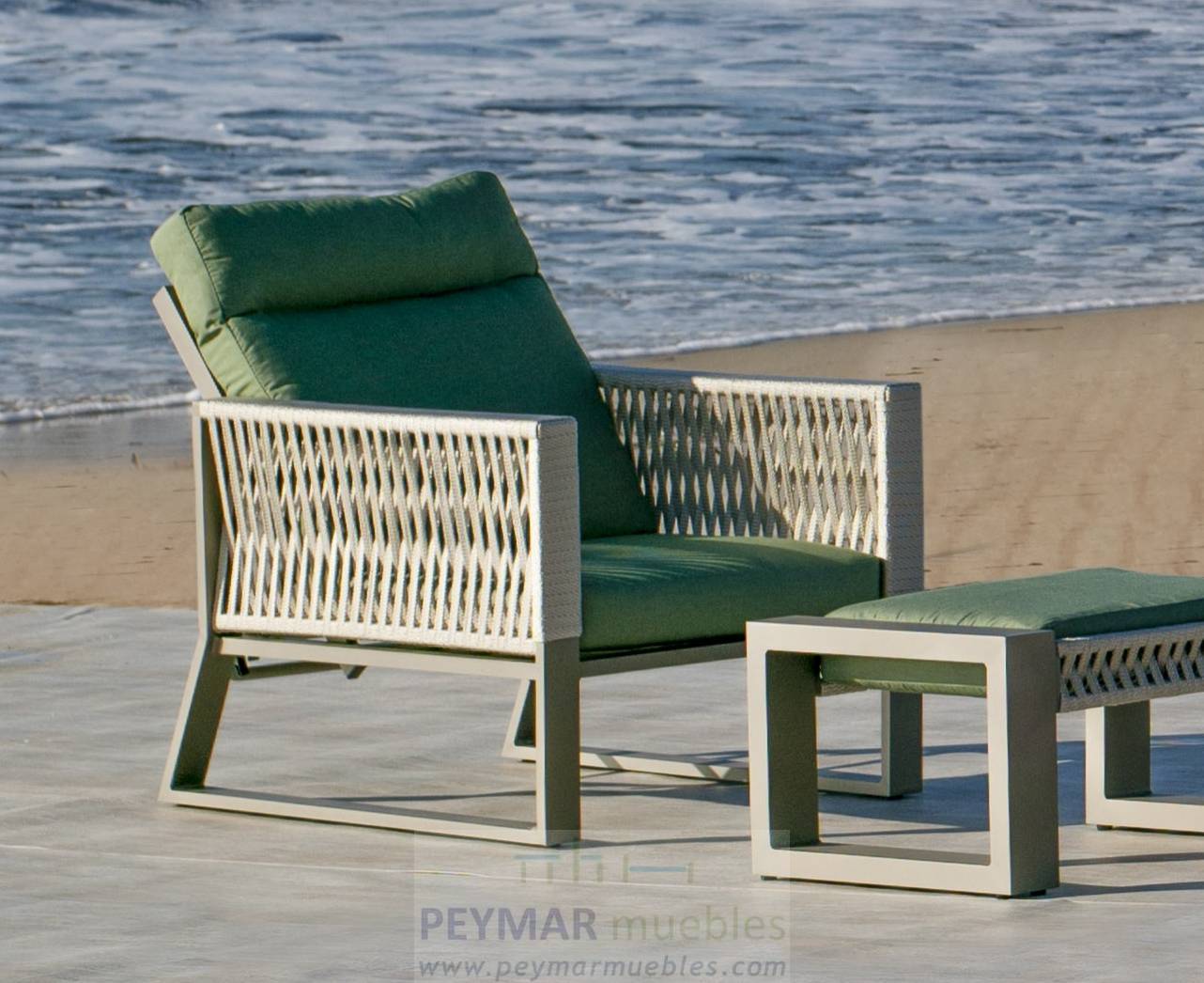Set Aluminio Bolonia-980 - Conjunto aluminio y cuerda: 1 sofá de 3 plazas + 2 sillones + 1 mesa de centro + 2 taburetes. Respaldos reclinables. Colores: blanco, gris, marrón o champagne.