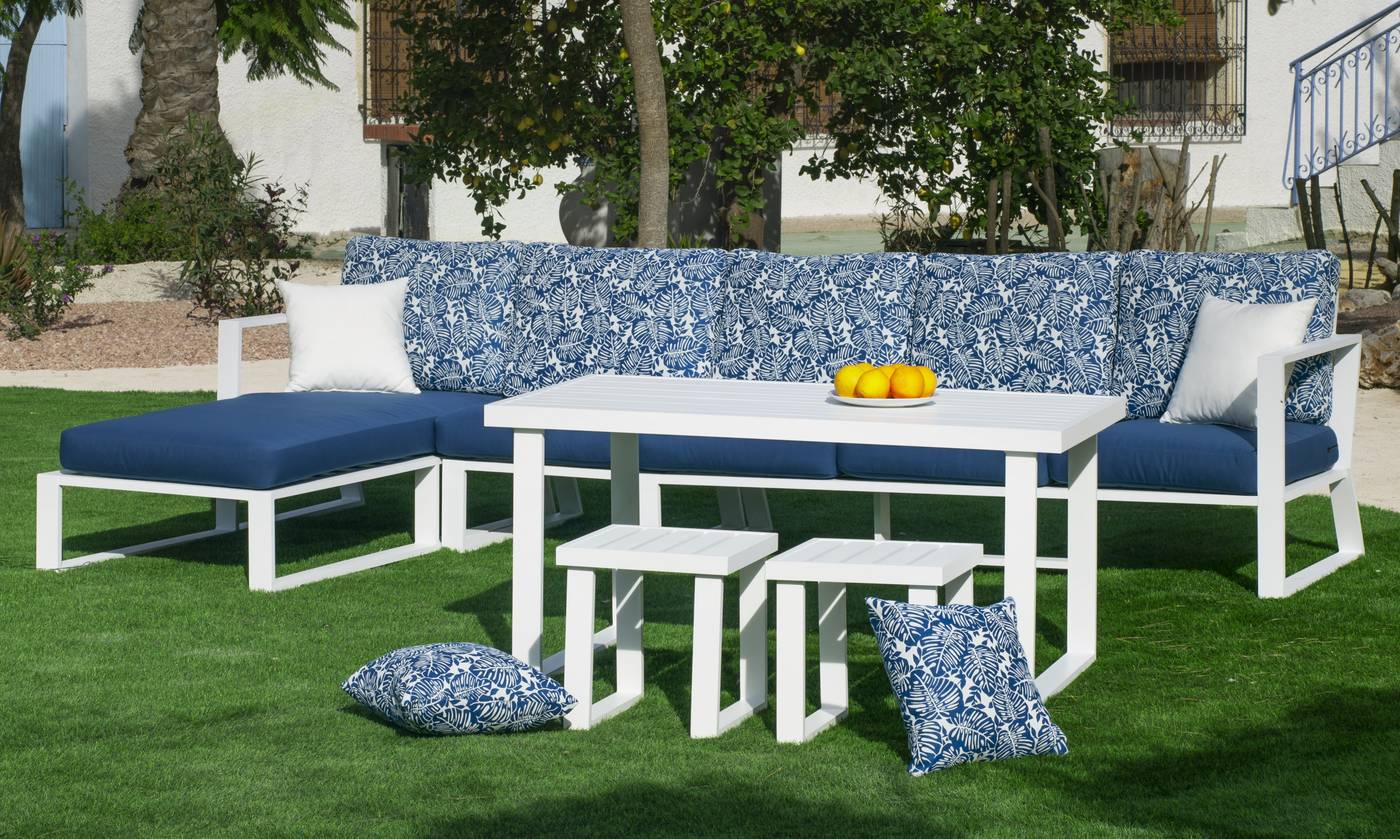 Conjunto lujoso de aluminio: Chaiselonge + sofá 4 plazas + 1 mesa alta + 2 taburetes. Disponible en varios colores.