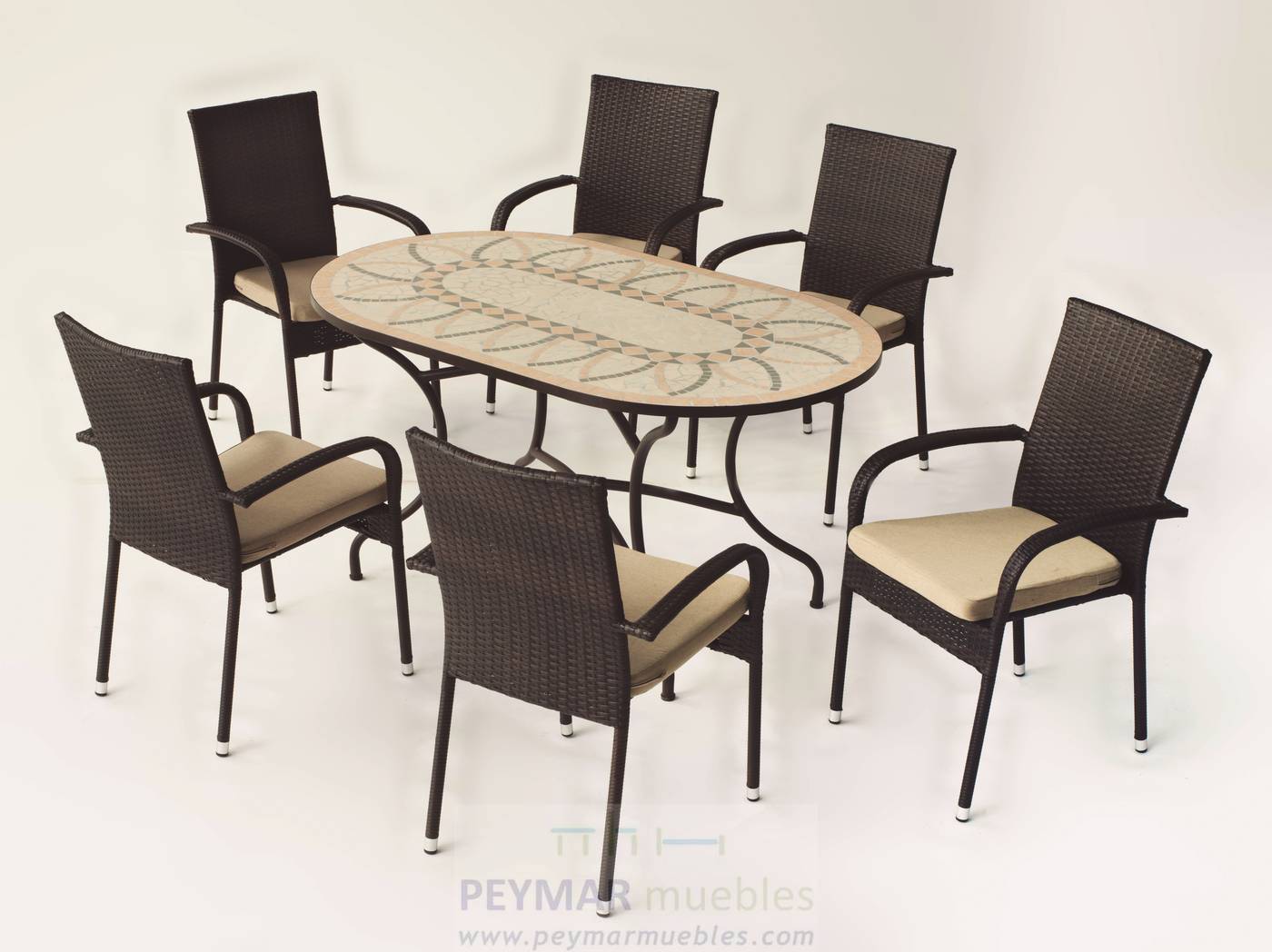 Conjunto de forja color bronce: mesa con tablero mosaico de 150 cm + 6 sillones con cojines asiento.