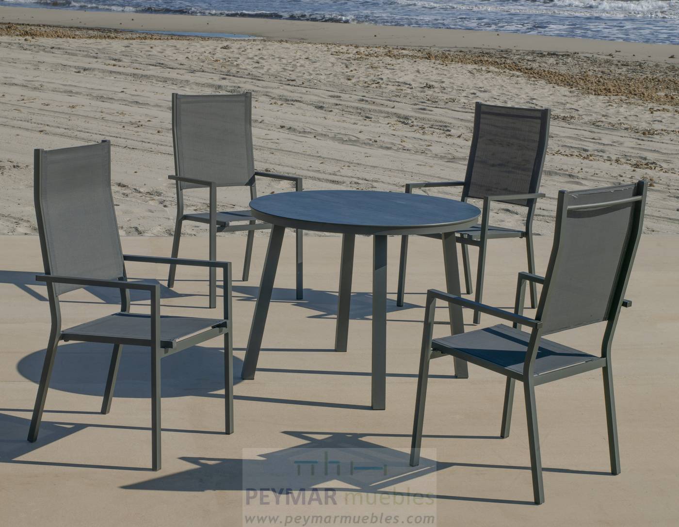 Mesa California HPL-100 - Mesa redonda de aluminio, con patas cuadradas y tablero HPL de 100 cm. Disponible en color blanco, antracita o champagne.