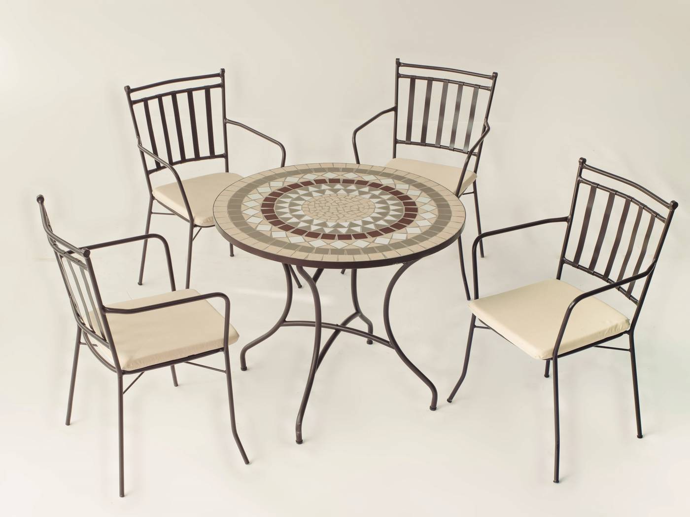 Conjunto de forja color bronce: mesa con tablero mosaico de 90 cm + 4 sillones con cojines asiento.