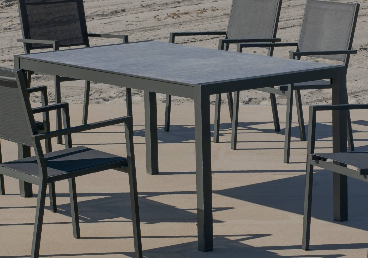 Set Córcega-160-6 Janeiro - Conjunto de aluminio para jardín: Mesa rectangular con tablero HPL de 160 cm + 6 sillones altos de textilen. Colores: blanco y antracita.