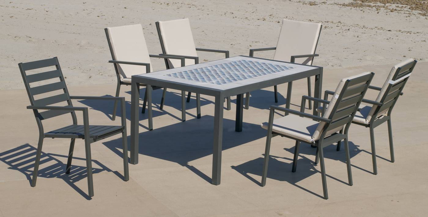 Conjunto de aluminio color antracita: Mesa rectangular con tablero mosaico de 160 cm + 6 sillones.