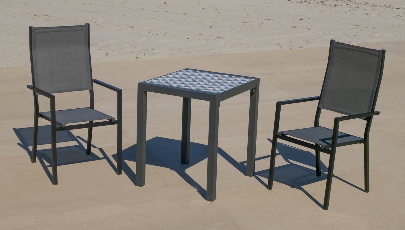 Conjunto de aluminio color antracita: Mesa cuadrada con tablero mosaico de 60 cm + 2 sillones altos de textilen.