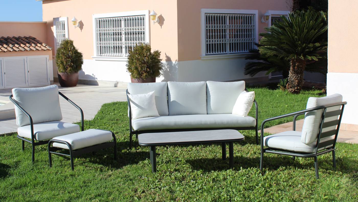 Conjunto: 1 sofá 3 plazas + 2 sillones + 1 mesa de centro + 2 taburetes/repoaspiés. Estructura aluminio color blanco, antracita, champagne, plata o marrón.