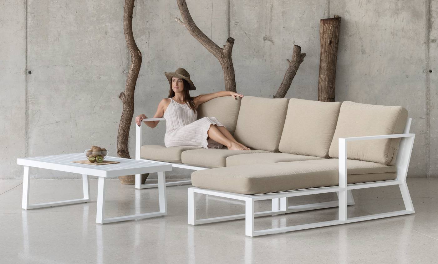 Conjunto lujoso de aluminio: Chaiselonge + sofá 4 plazas + 1 mesa de centro. Disponible en varios colores.