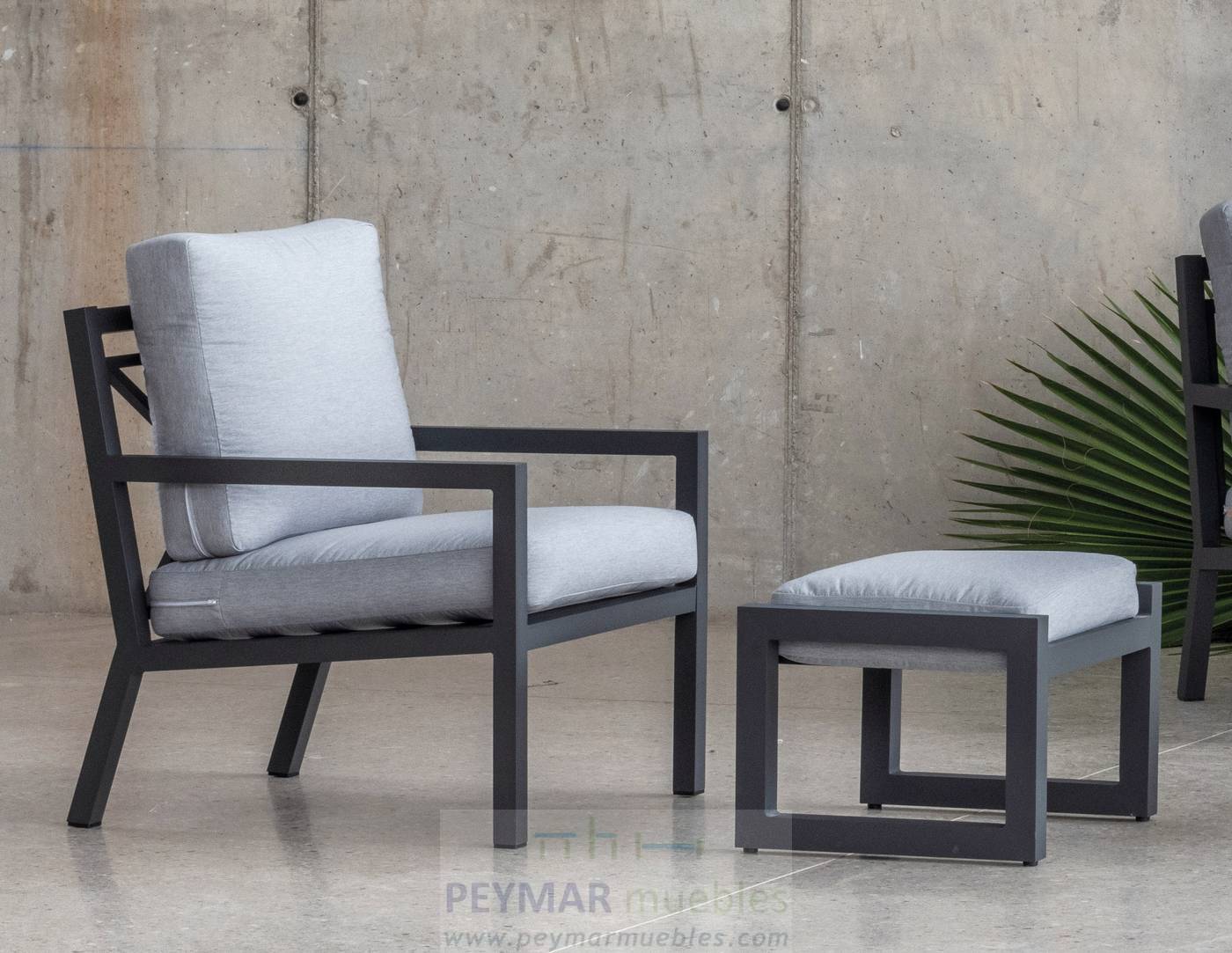 Set Aluminio Luxe Dounvil-9 - Conjunto de aluminio de lujo que incluye: un sofá dos plazas, dos sillones, una mesa de centro,  dos reposapiés y cojines. Estructura aluminio color blanco, antracita, champagne, plata o marrón.