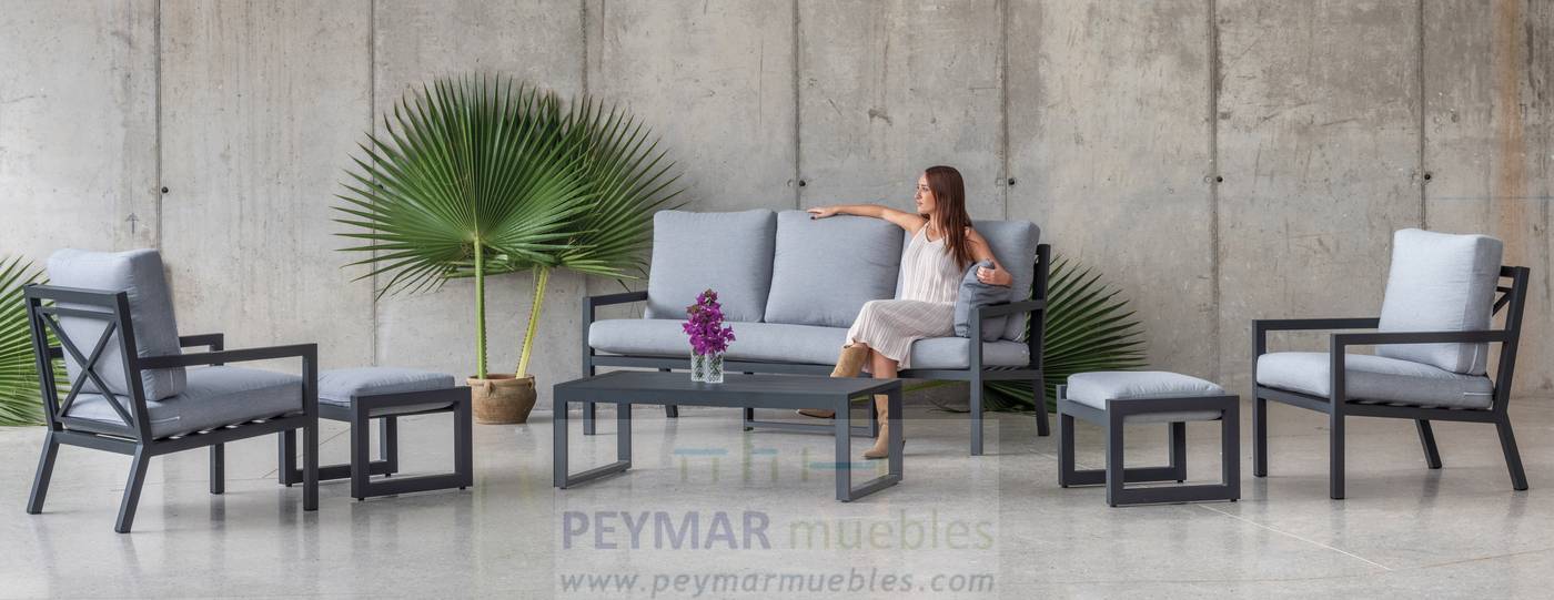 Conjunto de aluminio de lujo que incluye: un sofá tres plazas, dos sillones, una mesa de centro,  dos reposapiés y cojines. Estructura aluminio color blanco, antracita, champagne, plata o marrón.