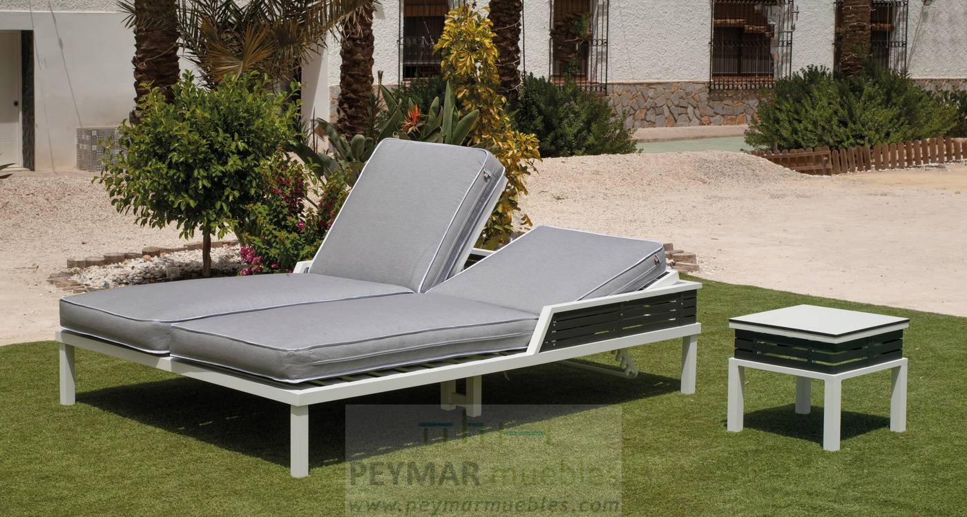 Cama Doble Bicolor Lagos-30 - Exclusiva cama relax doble con respaldos reclinables. Fabricada de aluminio bicolor. Con cojines desenfundable de 8 cm.