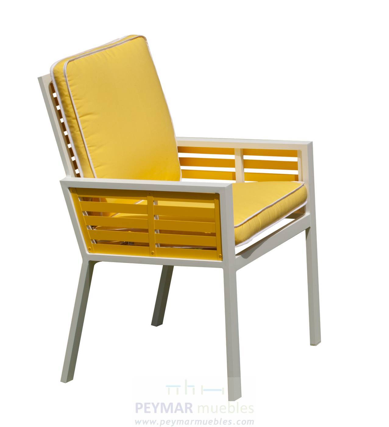 Exclusivo sillón de comedor de aluminio bicolor. Con cómodos cojines asiento y respaldo desenfundables.