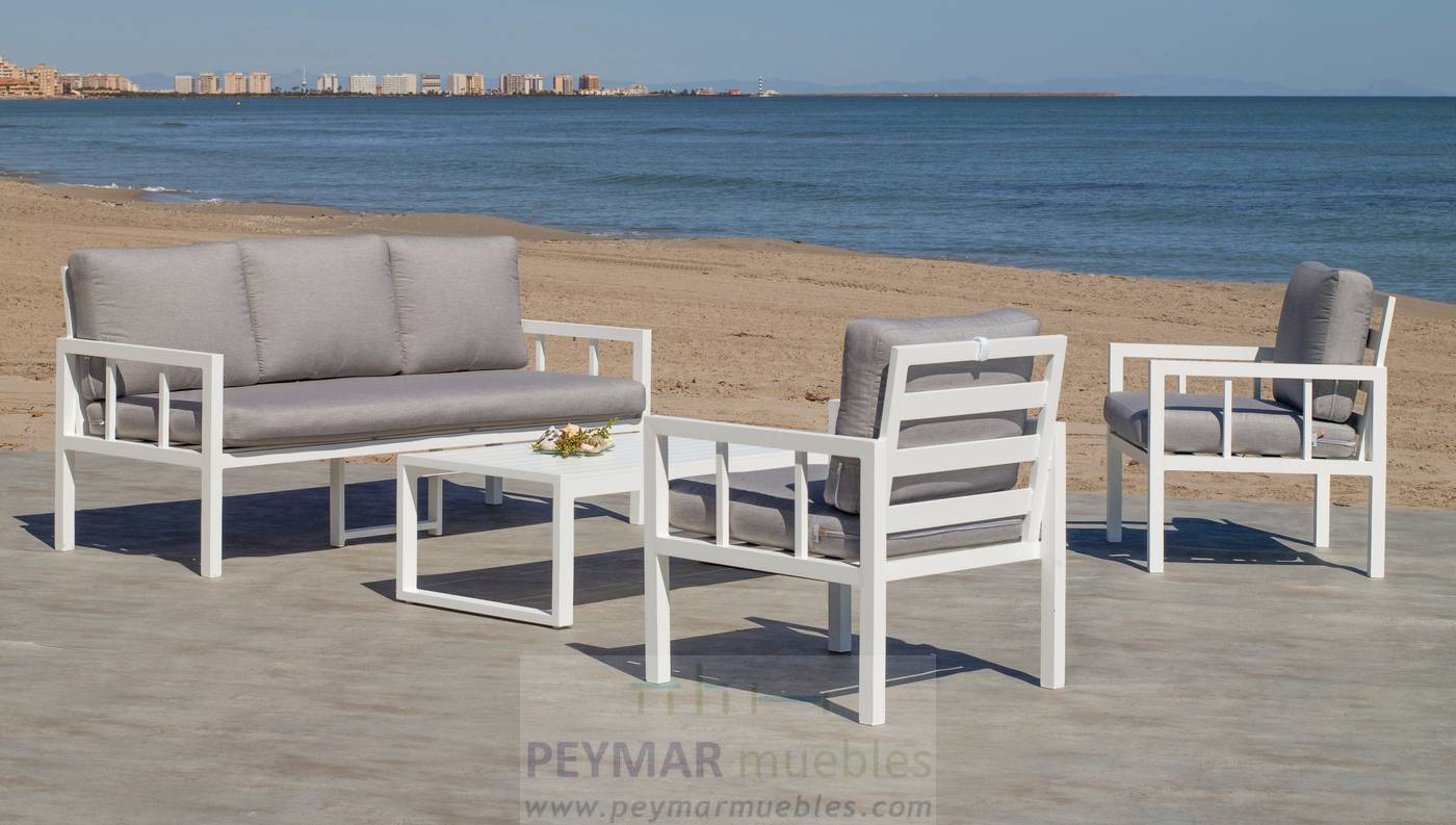 Conjunto aluminio: 1 sofá 3 plazas + 2 sillones + 1 mesa de centro. Disponible en color blanco, antracita, champagne, plata o marrón.<br/><br/><b>OFERTA VÁLIDA HASTA EL 30 DE JUNIO O FIN DE EXISTENCIAS</b>.