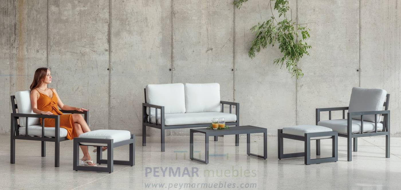 Conjunto aluminio: 1 sofá 2 plazas + 2 sillones + 1 mesa de centro + 2 reposapiés. Disponible en color blanco, antracita, champagne, plata o marrón.<br/><br/><b>OFERTA VÁLIDA HASTA EL 30 DE JUNIO O FIN DE EXISTENCIAS</b>.