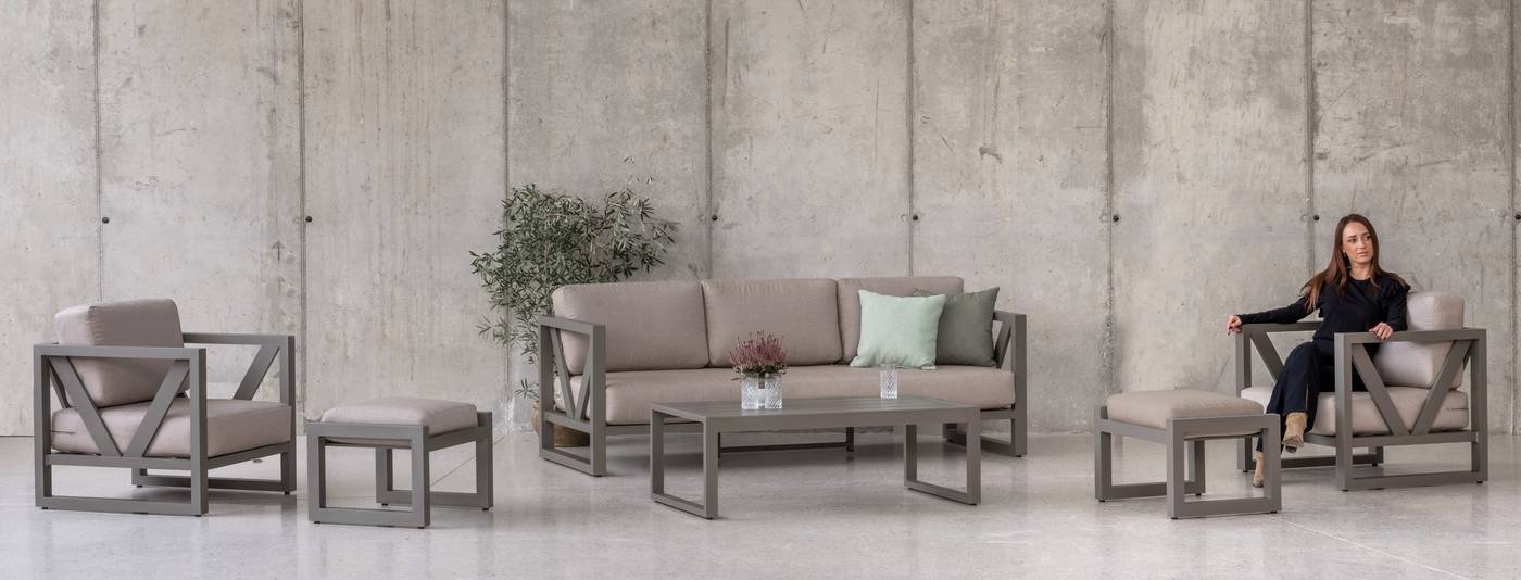 Lujoso conjunto de aluminio: sofá 3 plazas + 2 sillones + mesa de centro. Color conjunto: blanco, antracita o champagne.