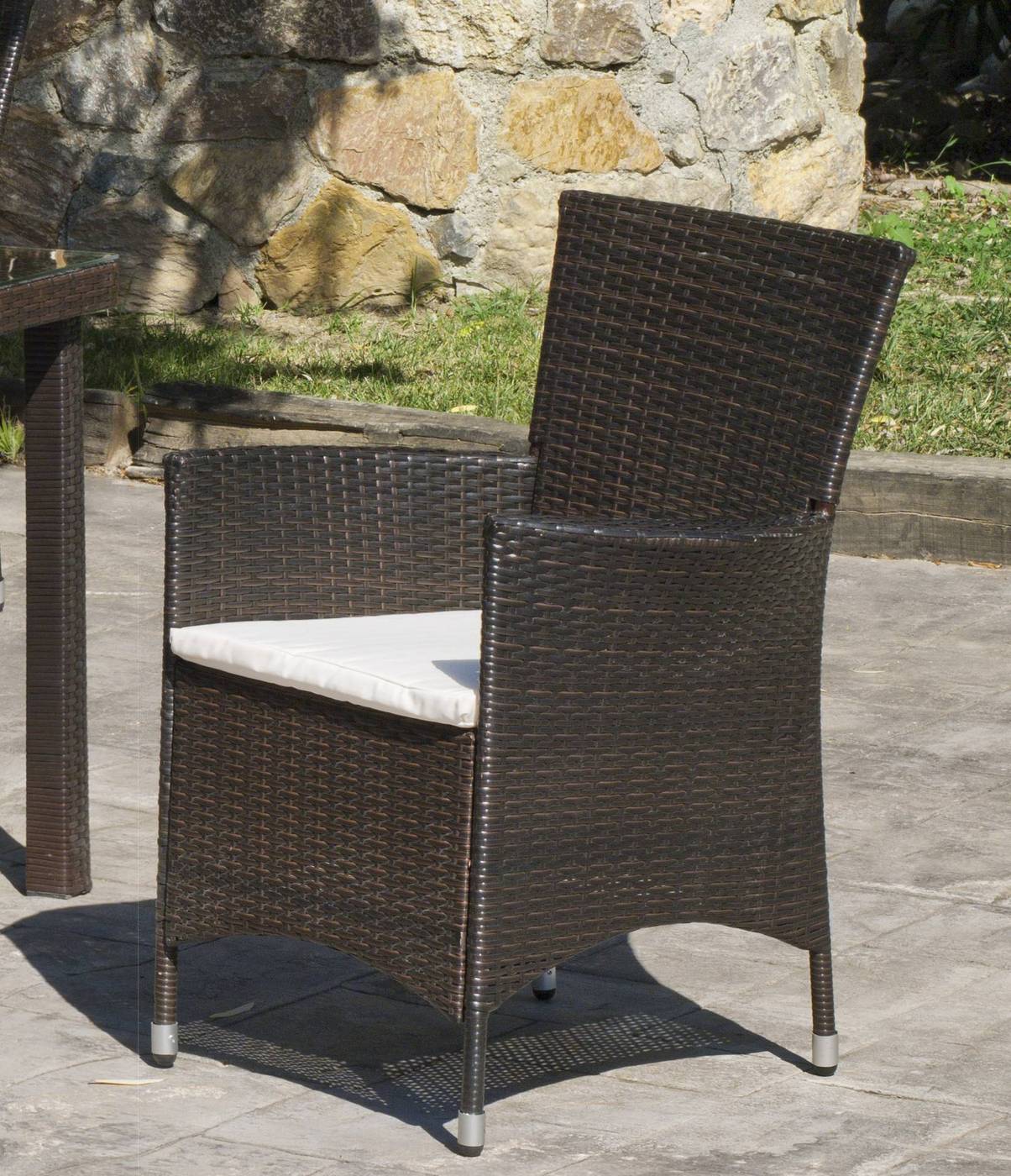 Conjunto Ratán Sint. Bergamo-Reus 120 - Conjunto de ratán sintético color marrón: mesa redonda de 120 cm. + 4 sillones confort con cojín
