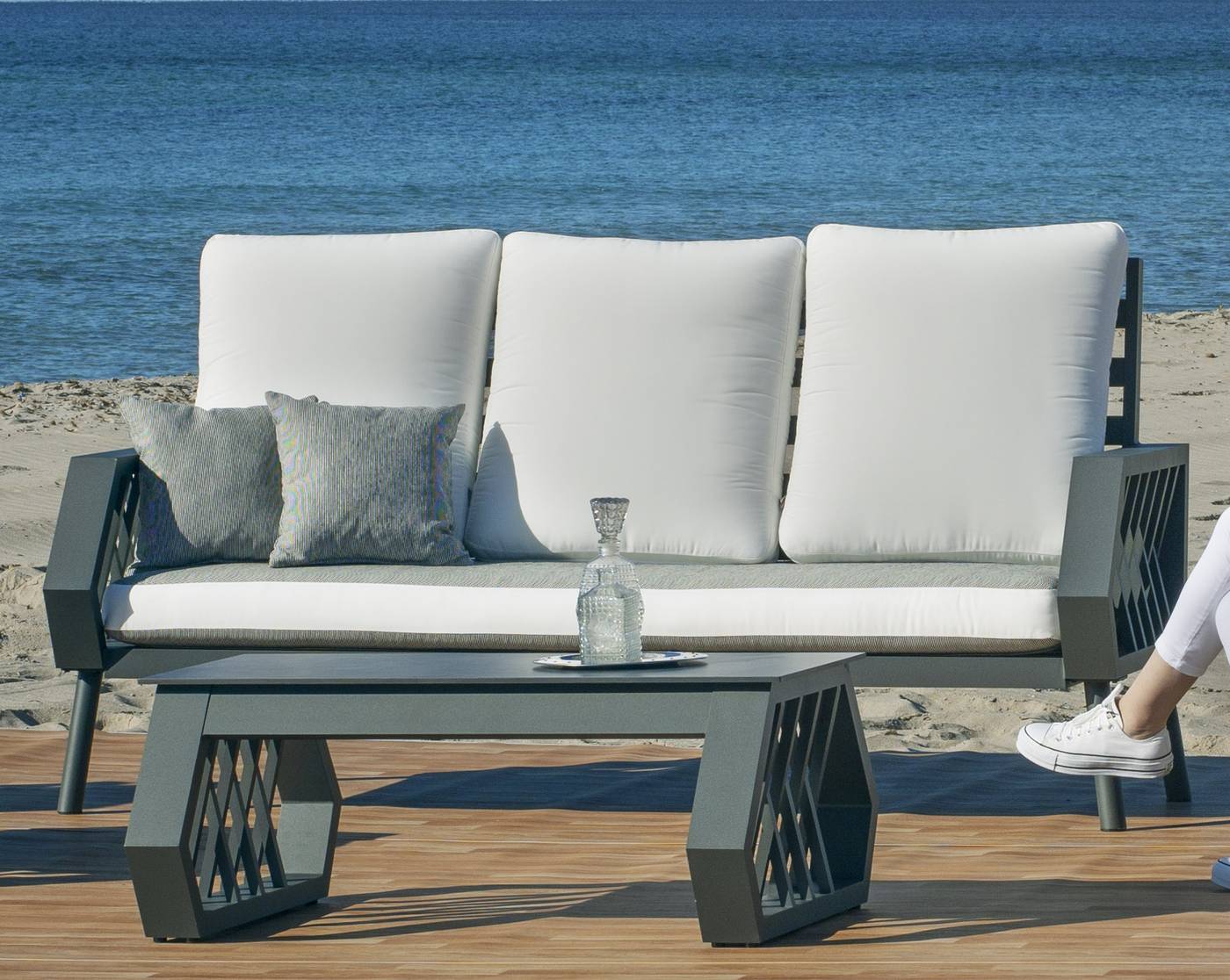 Set Aluminio Luxe Milano-8 - Conjunto robusto y lujoso de aluminio: 1 sofá de 3 plazas + 2 sillones + 1 mesa de centro + cojines.