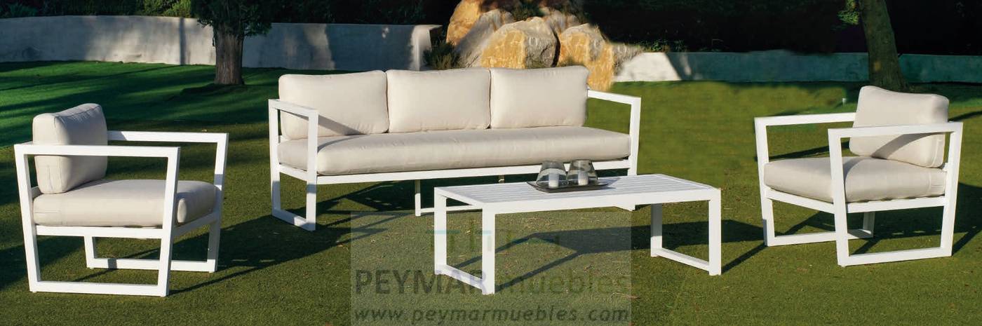 Conjunto aluminio: 1 sofá 3 plazas + 2 sillones + 1 mesa de centro. Disponible en color blanco, bronce, plata o antracita.