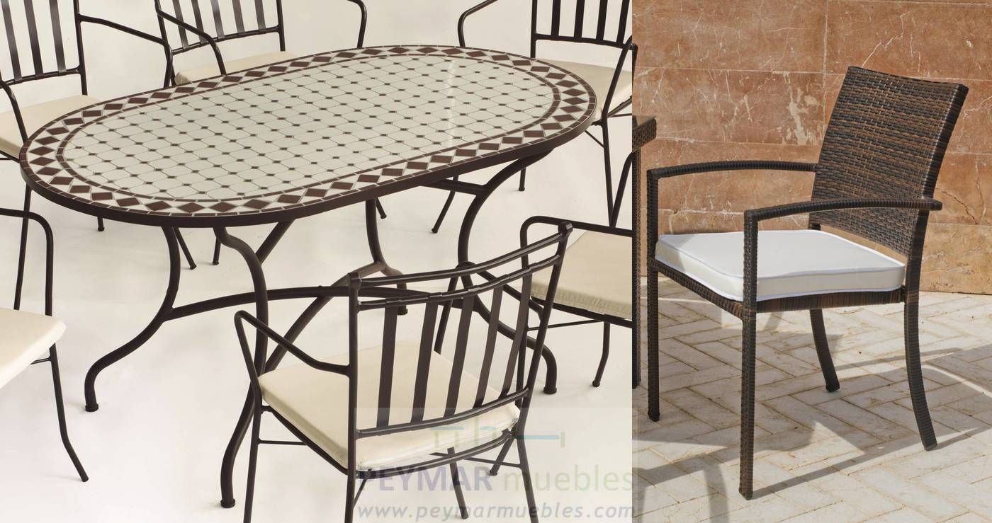 Conjunto de forja color marrón: mesa con tablero mosaico ovalado de 150 cm + 4 sillones de ratán con cojines.