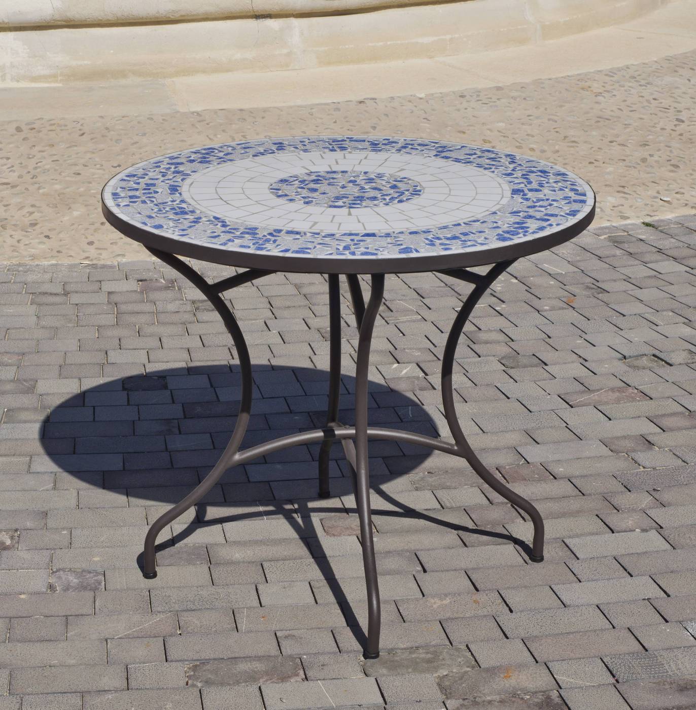 Mesa redonda 90 cm para jardín o terraza, de acero color bronce, con tablero mosaico.
