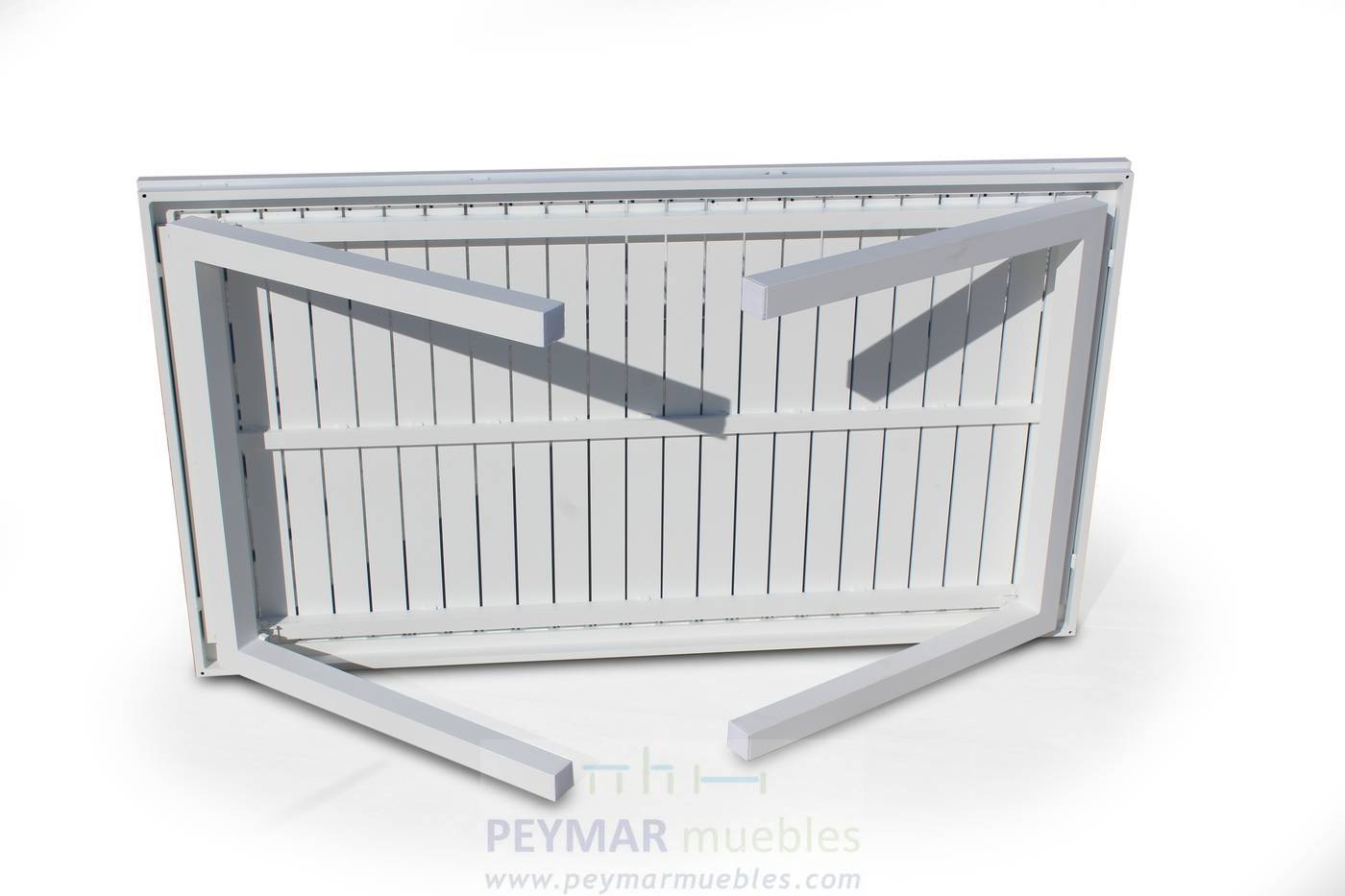 Mesa plegable de 150 cm de aluminio , con tablero lamas de aluminio. Disponible en color blanco, antracita, champagne, plata o marrón.