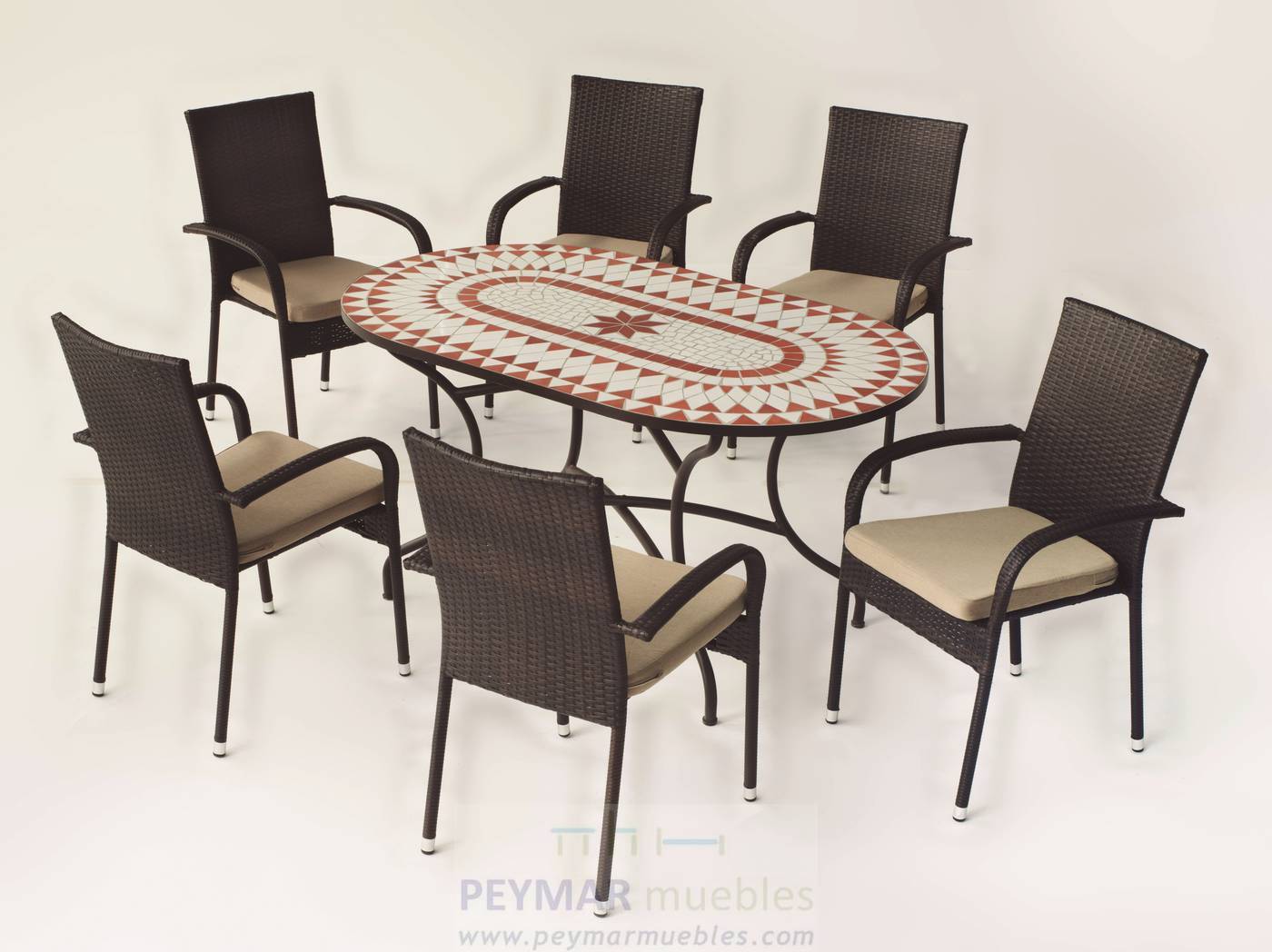 Conjunto de forja color bronce: mesa con tablero mosaico de 150 cm + 6 sillones con cojines asiento.