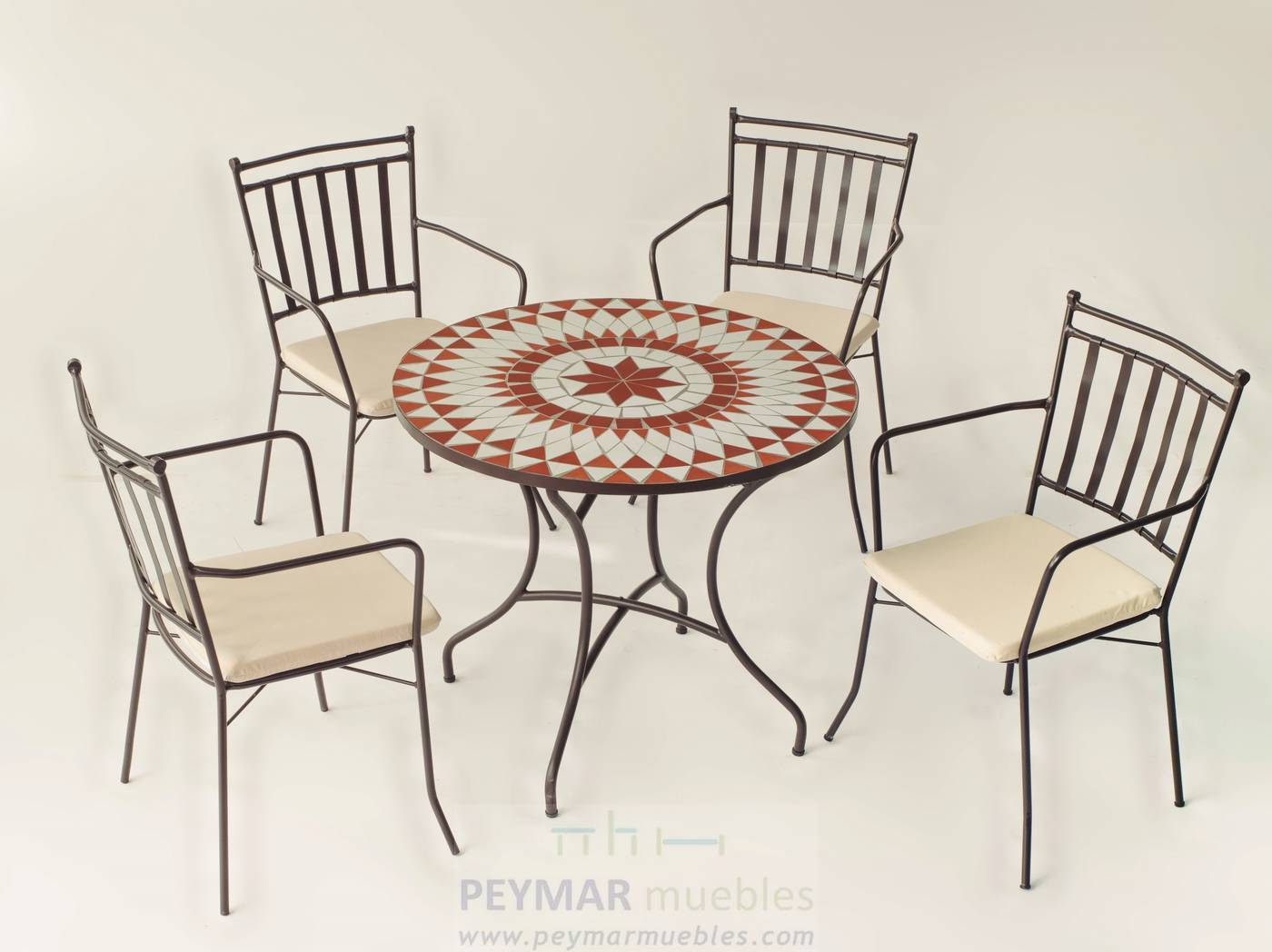 Conjunto de forja color bronce: mesa con tablero mosaico de 90 cm + 4 sillones con cojines asiento.