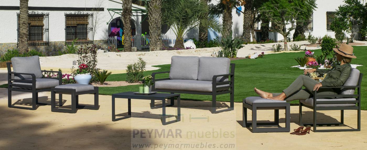 Conjunto aluminio: 1 sofá 2 plazas + 2 sillones + 1 mesa de centro + 2 reposapiés. Disponible en color blanco, antracita, champagne, plata o marrón.