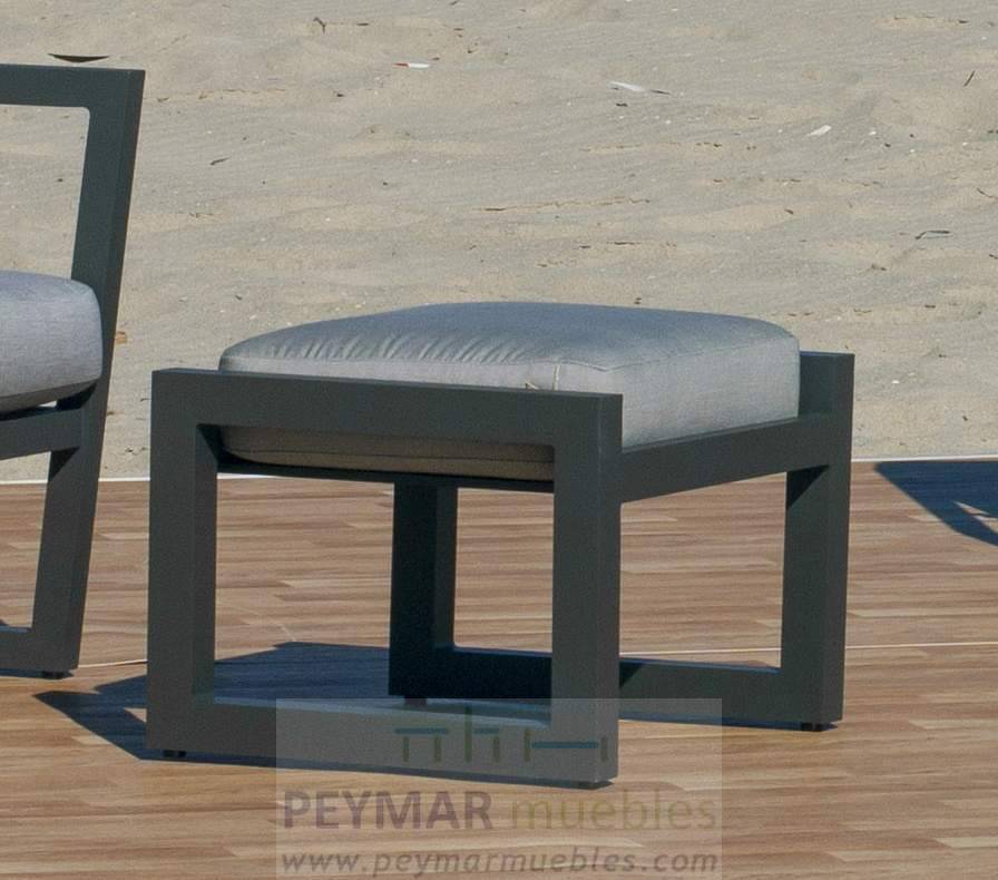 Set Aluminio Luxe Dounvil-9 - Conjunto de aluminio de lujo que incluye: un sofá dos plazas, dos sillones, una mesa de centro,  dos reposapiés y cojines. Estructura aluminio color blanco, antracita, champagne, plata o marrón.