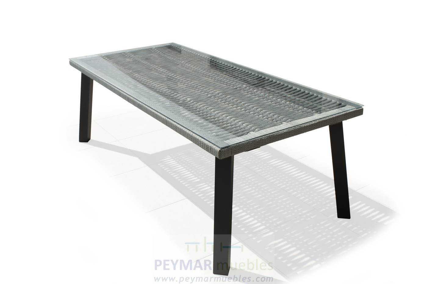 Mesa Cuerda Tison-180 - Mesa rectangular de 180 cm, con tablero de cuerda y tapa de cristal templado. Estructura robusta de aluminio color gris o champagne.