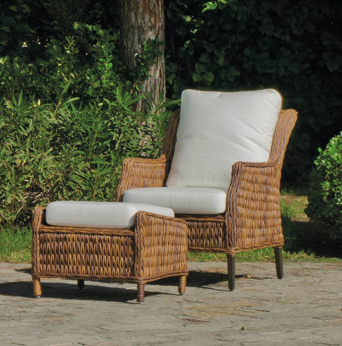 Set Médula Luxe Panama-9 - Conjunto de médula sintética lujo para jardín. Formado por: 1 sofá de 2 plazas + 2 sillones + 2 reposapiés + 1 mesa de centro + cojines